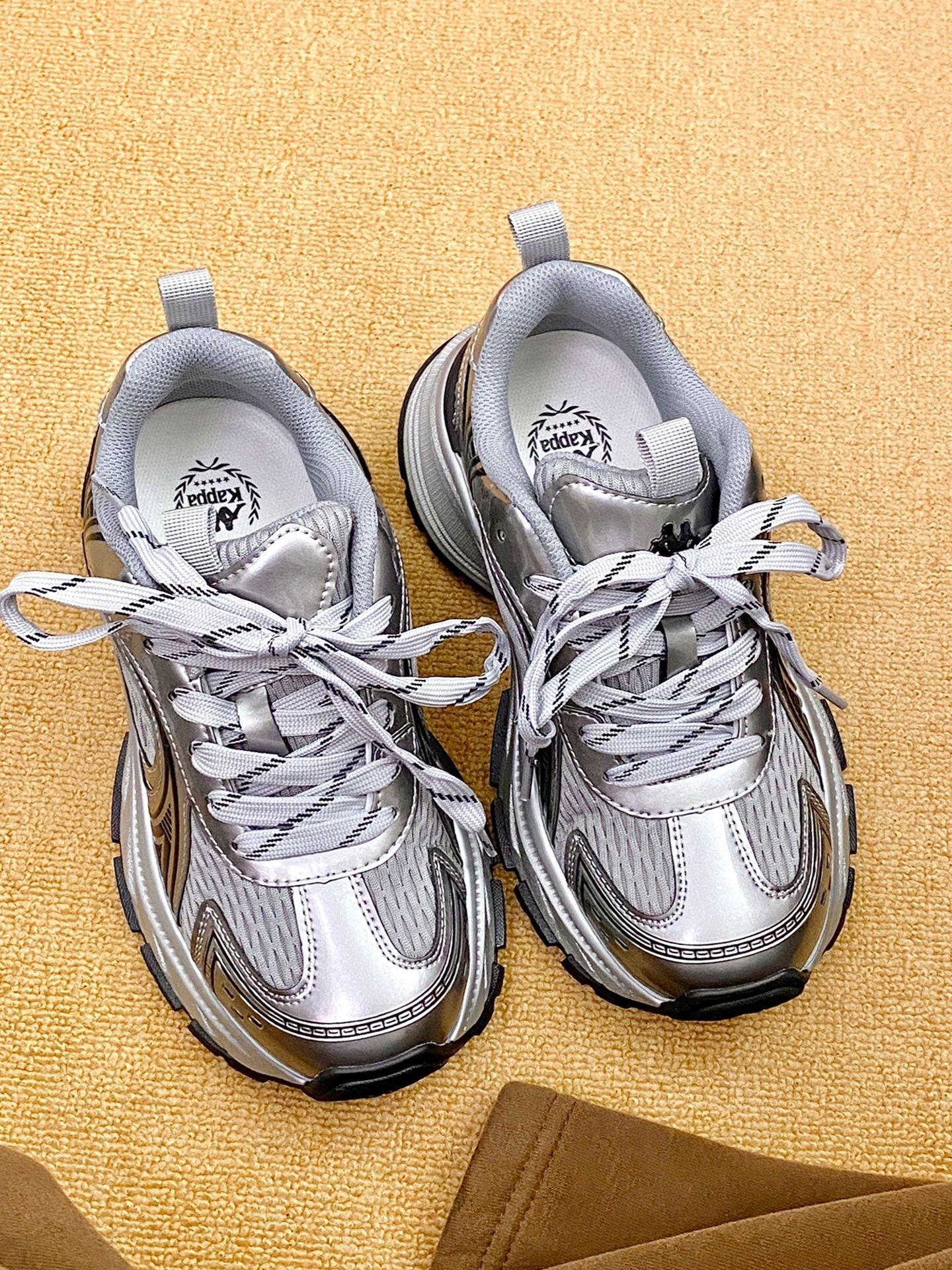 穿它走路,脚底像在做 SPA💆♀️✨👟